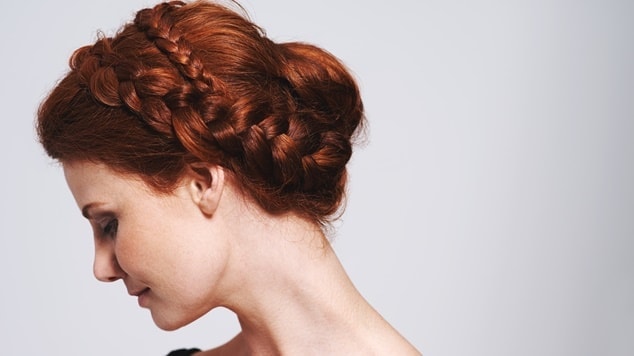 Trança com coque um penteado clássico