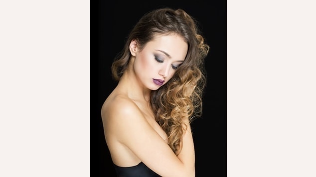 Luzes no cabelo: Conheça os tipos e como fazer e conquistar esse estilo