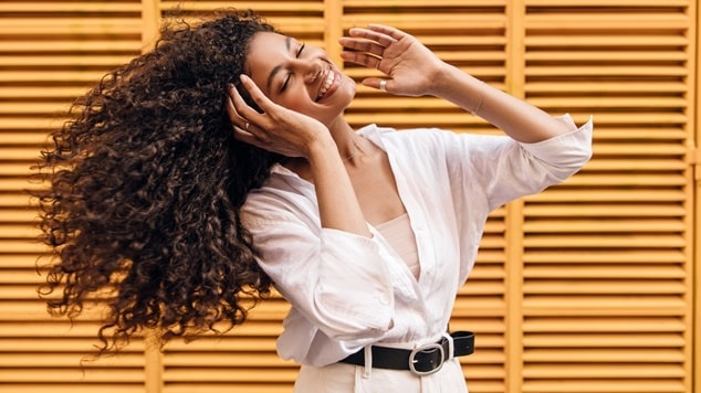 Tipos de cabelos: Conheça as particularidades do cabelo cacheado
