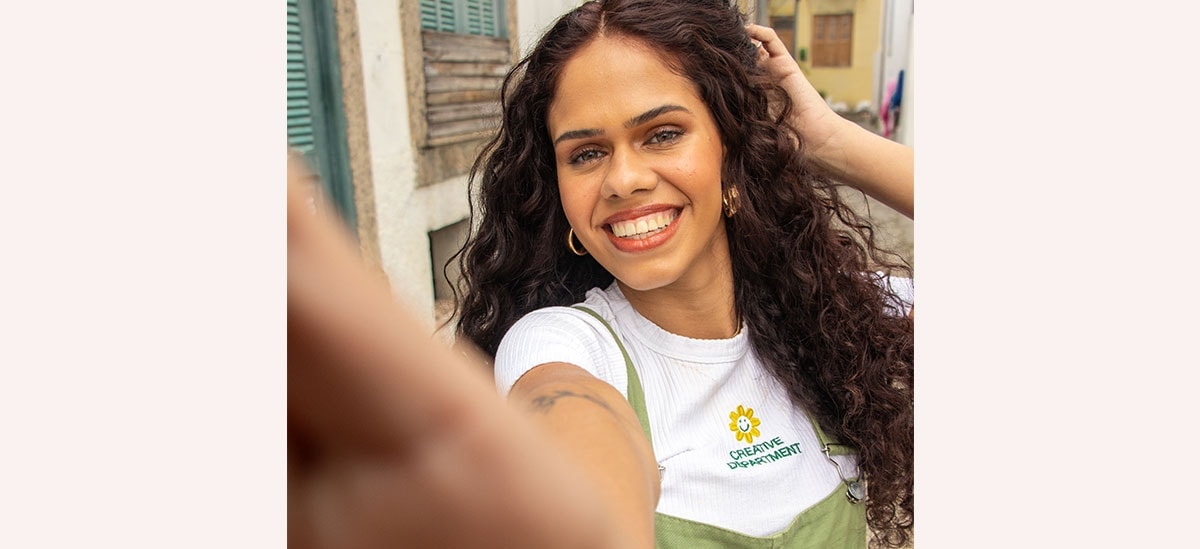 Como tirar mancha de tinta da pele e roupa