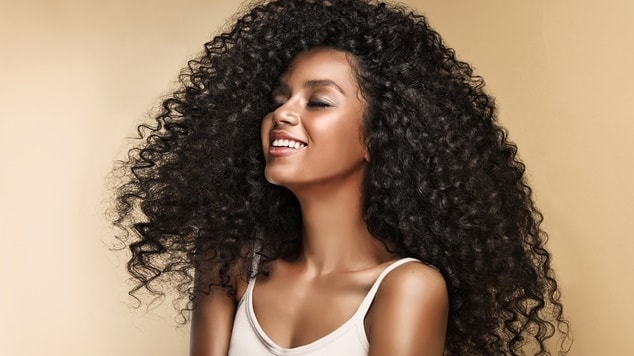 Cabelo castanhos escuro