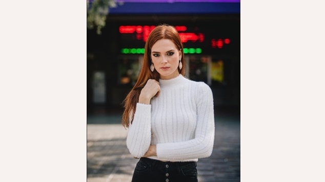 Cabelo ruivo acobreado: como desbotar essa coloração