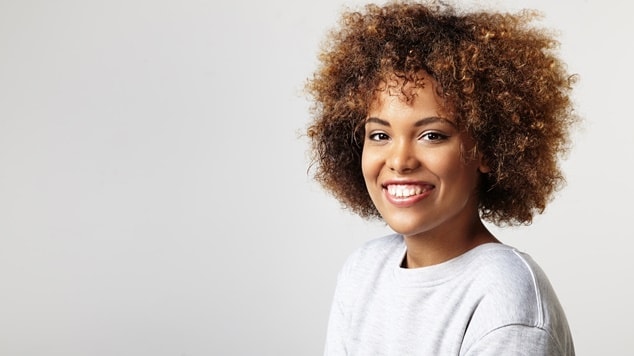 Cortes de cabelo curto crespo: Veja inspirações que não saem de moda