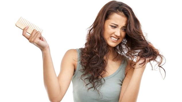 Cabelos com  frizz veja 10 dicas para te ajudar