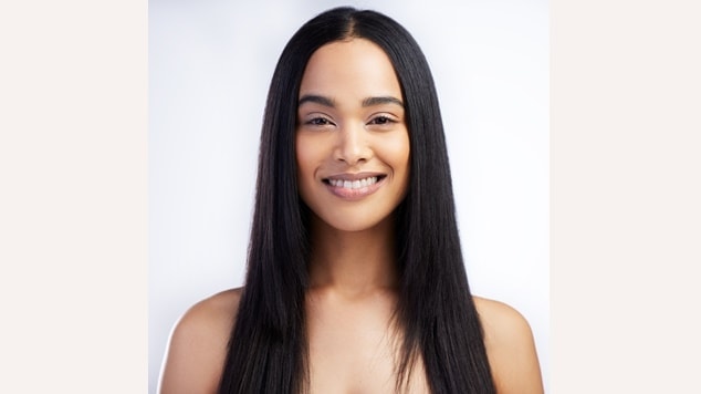 Cabelos alisados ficam oleosos: veja como controlar a oleosidade